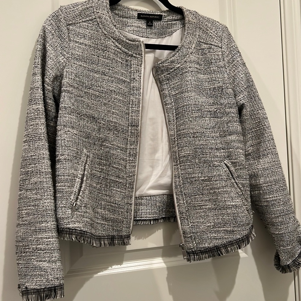 Excellent condition size 4 brand banana republic
